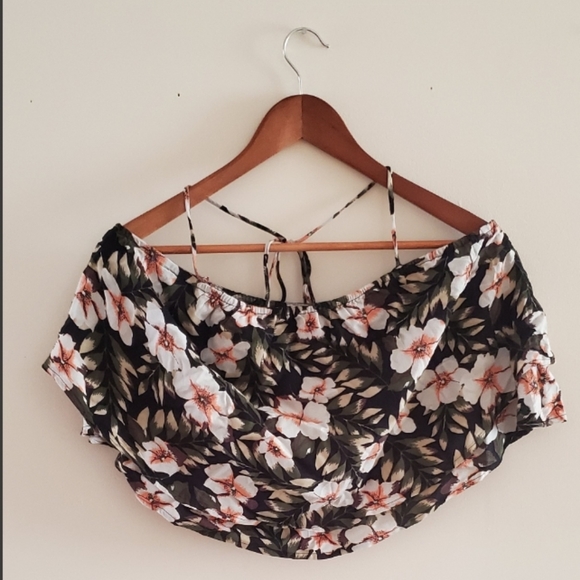 Volcom cropped halter NWT - Picture 3 of 5